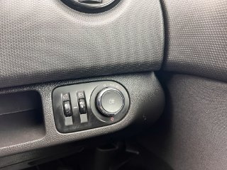 /photos/9752/561407f1-0187-56b9-5aca-9f6eae785c1b_i320x240.jpg